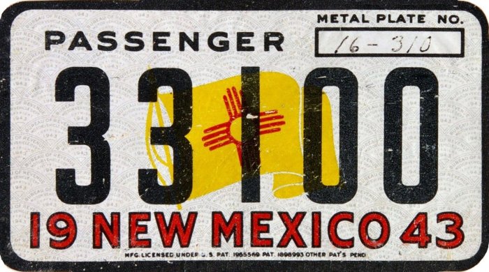 https://nmplates.com/images/Plates/Windshield stickers 1943/r-s NM Windshield Sticker Passenger 1943  33100  bj-bj.JPG
